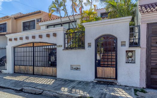 fachada casa en venta en toreo mazatlan
